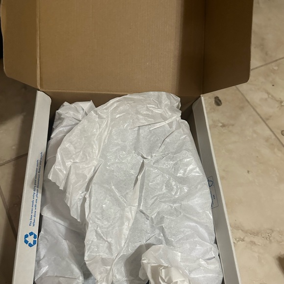 COPY - - BNIB hoka bondi 8 black/white women’s running shoes - Picture 2 of 7